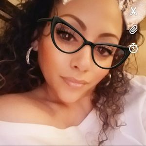 Meet your Posher, Pricilla